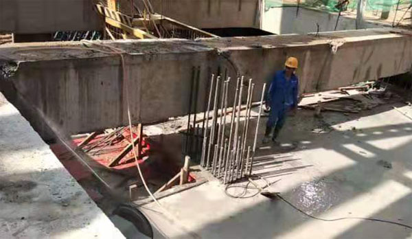 支撑梁拆除现场