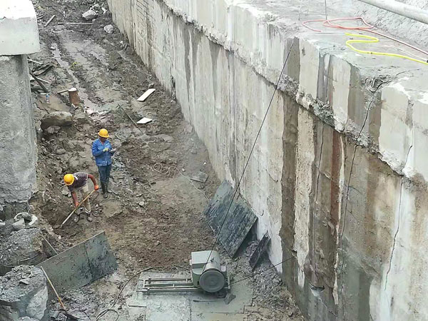 地连墙切割用什么工具