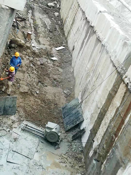 地连墙切割现场