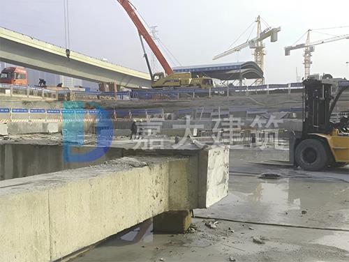 绳锯切割基坑支撑梁拆除